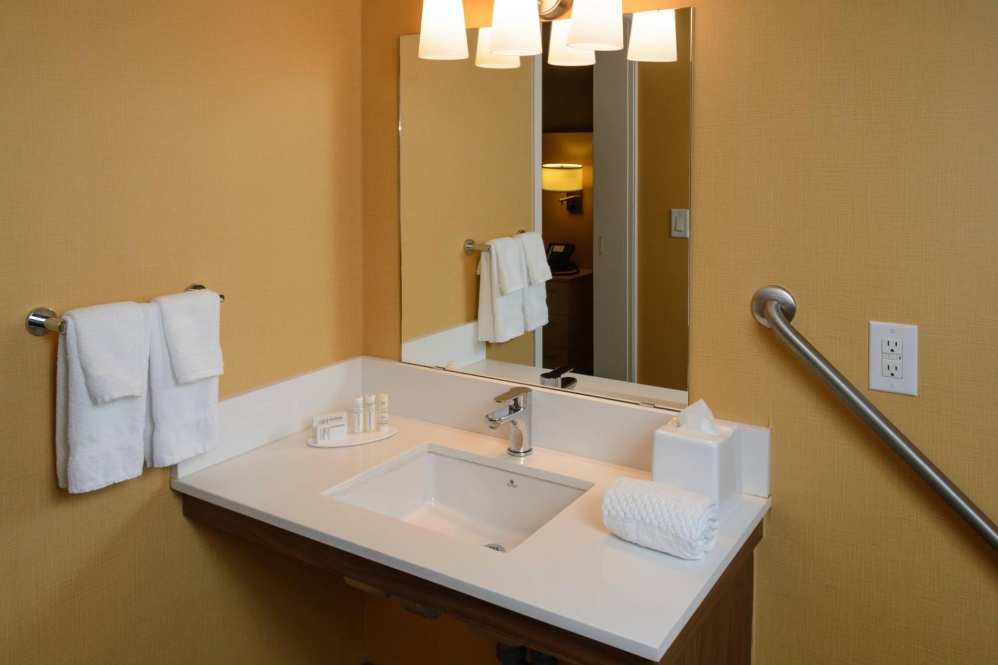 Towneplace Suites By Marriott Toronto Northeast/Markham Exterior foto
